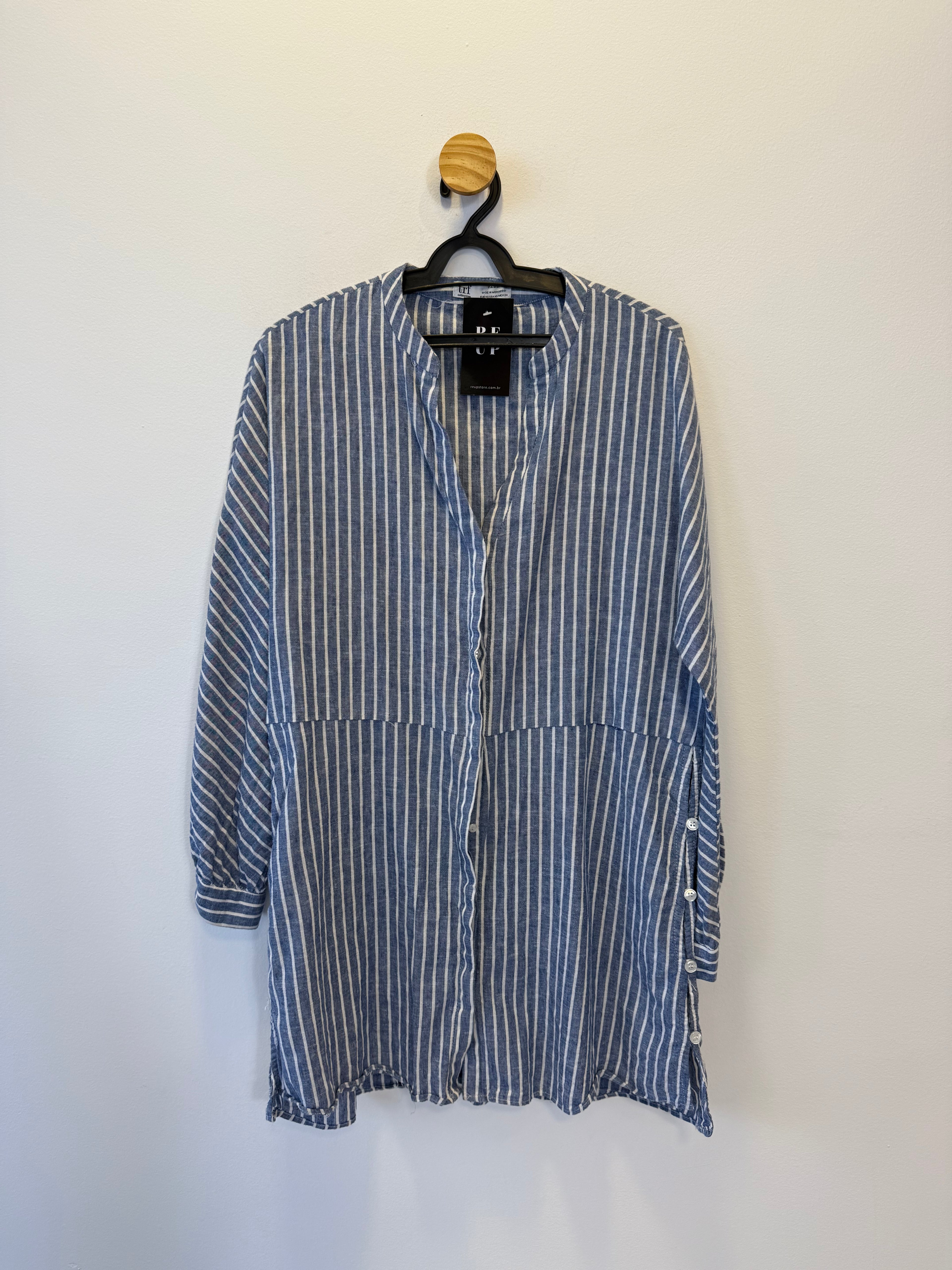 Camisa Alongada Azul e Branca