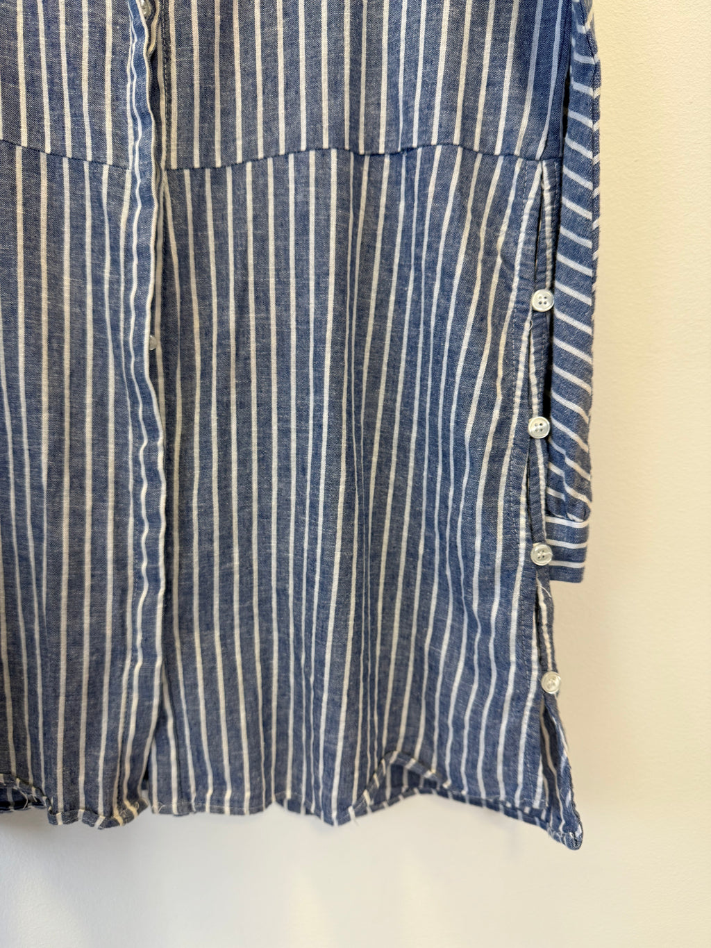 Camisa Alongada Azul e Branca