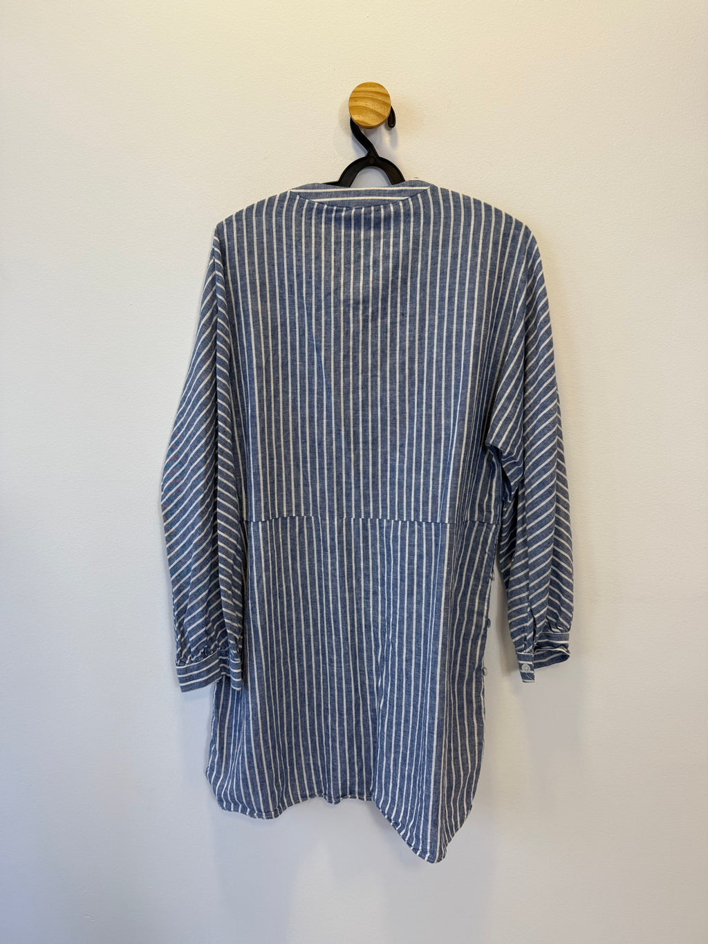 Camisa Alongada Azul e Branca