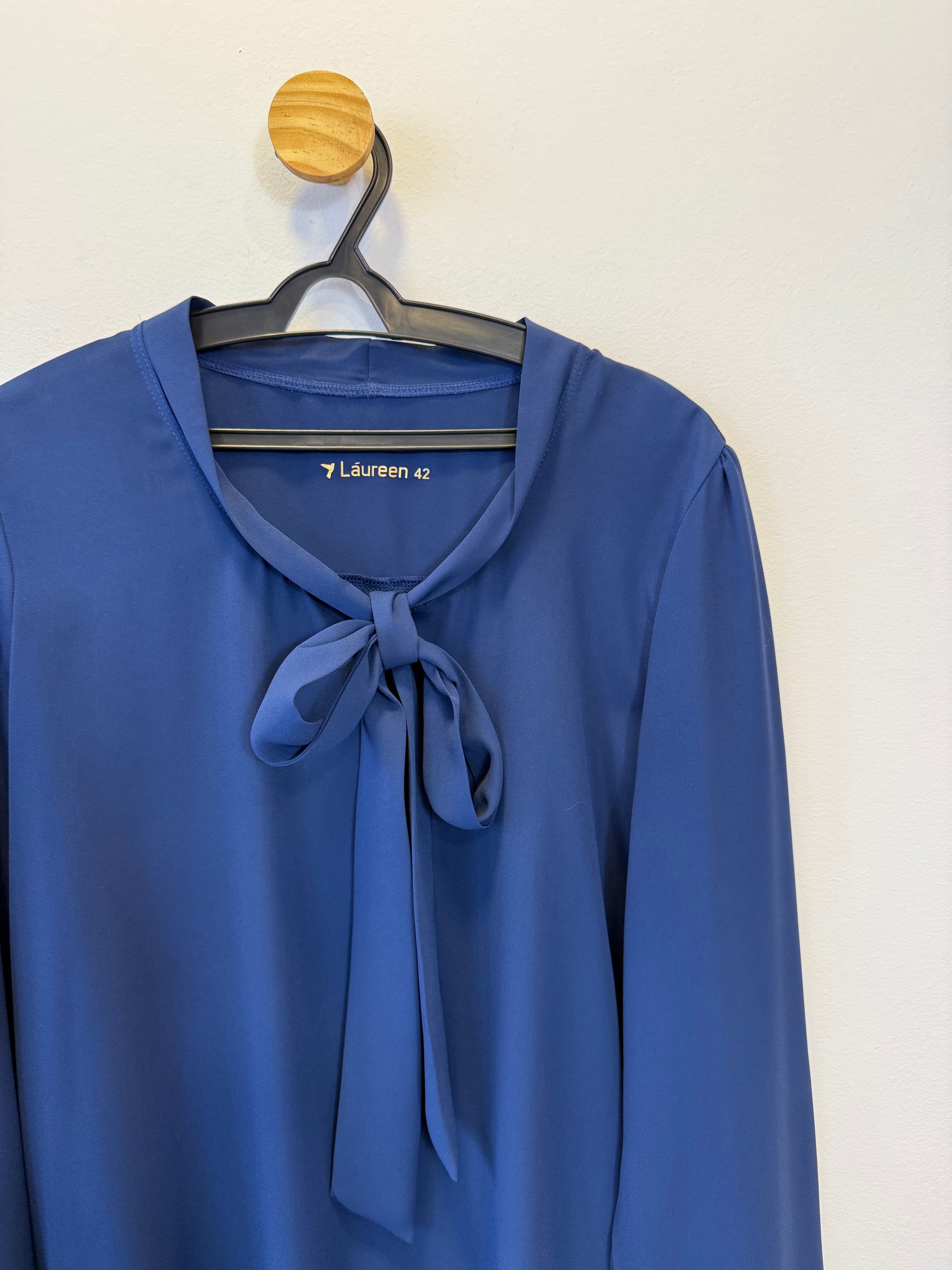 Blusa Azul Amarração na Gola