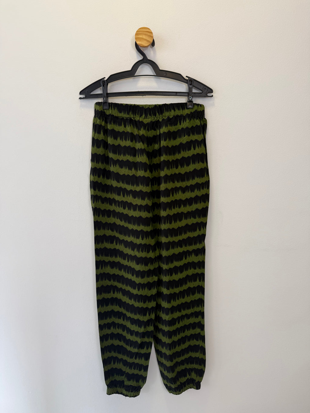 Calça Jogger Listrada Verde