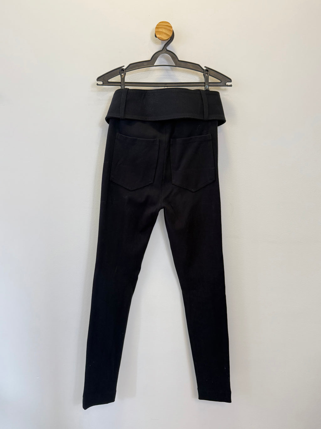 Calça Skinny Preta com Cinto