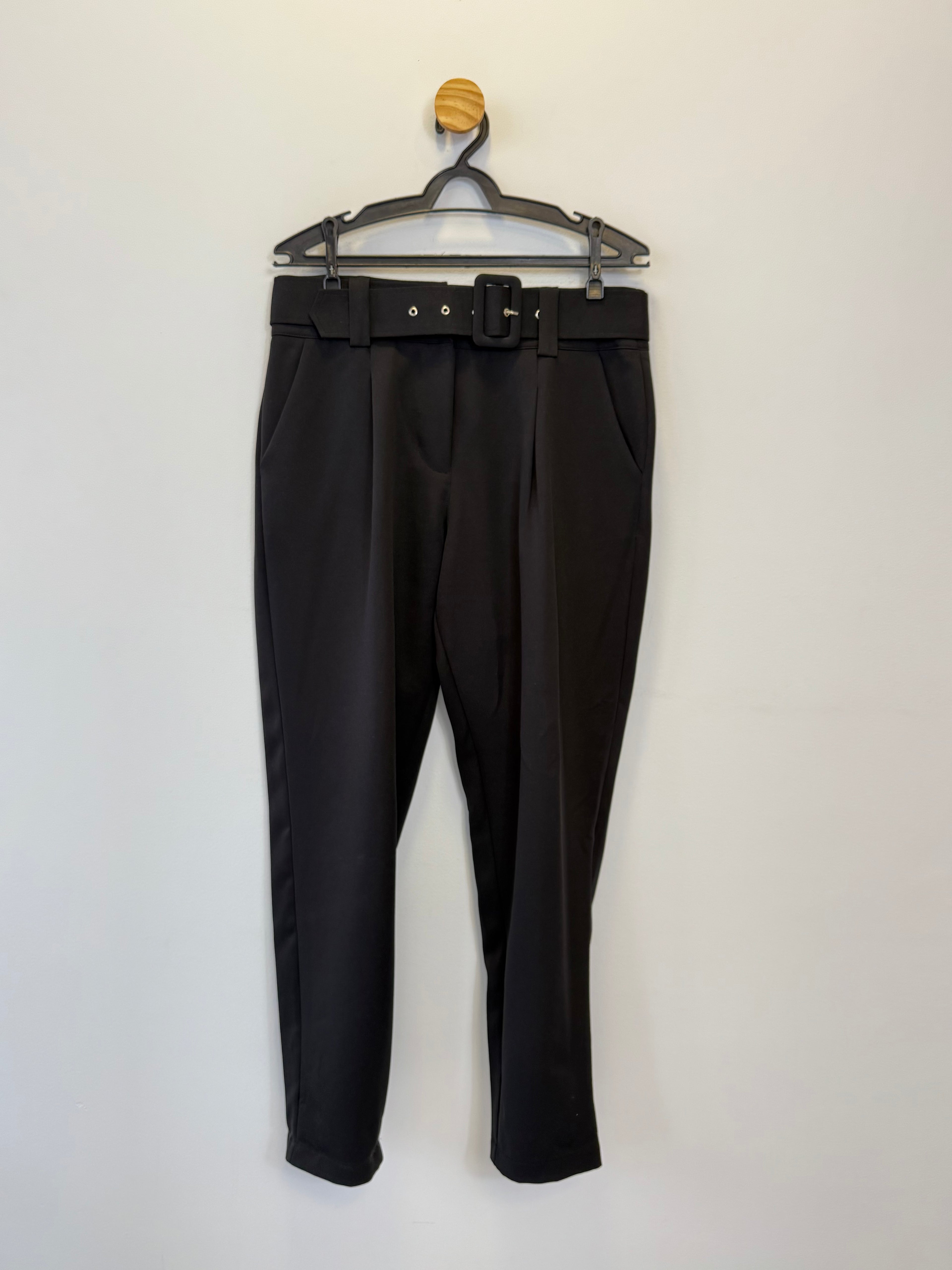 Calça Preta Alfaiataria com Cinto
