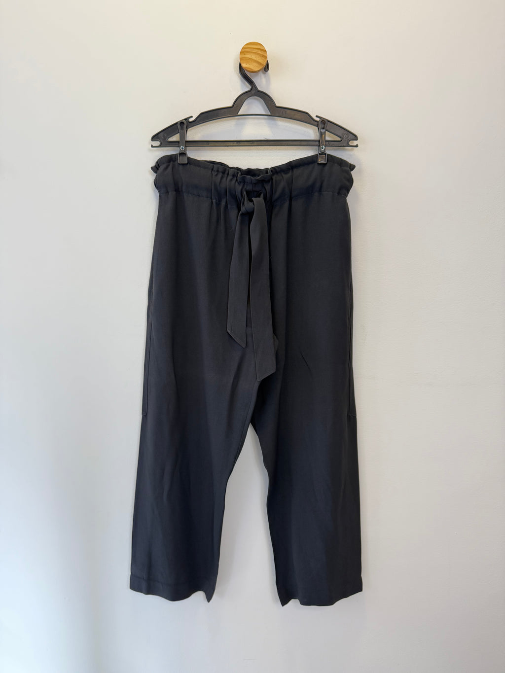 Calça Preta Amarração na Cintura