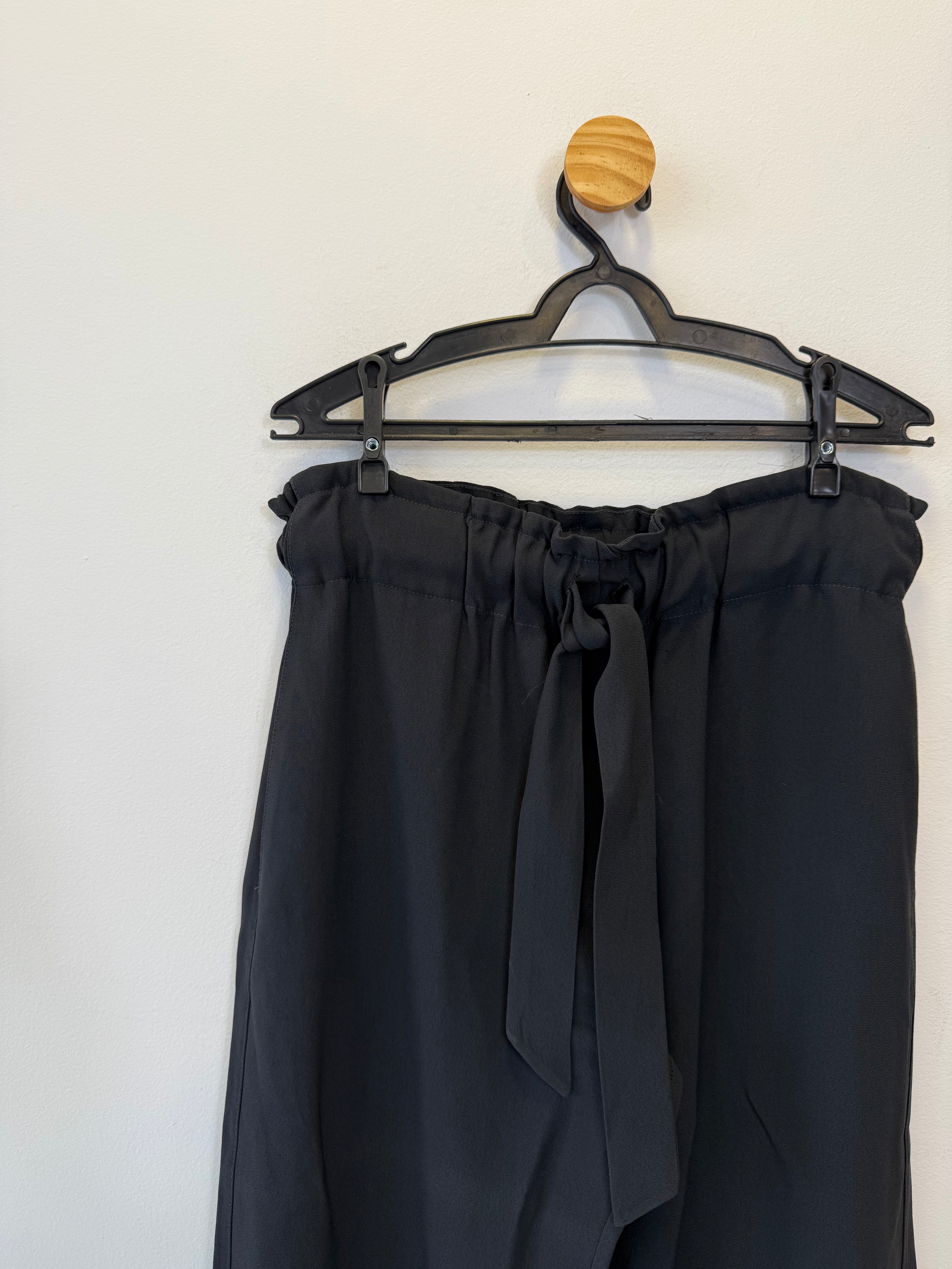 Calça Preta Amarração na Cintura