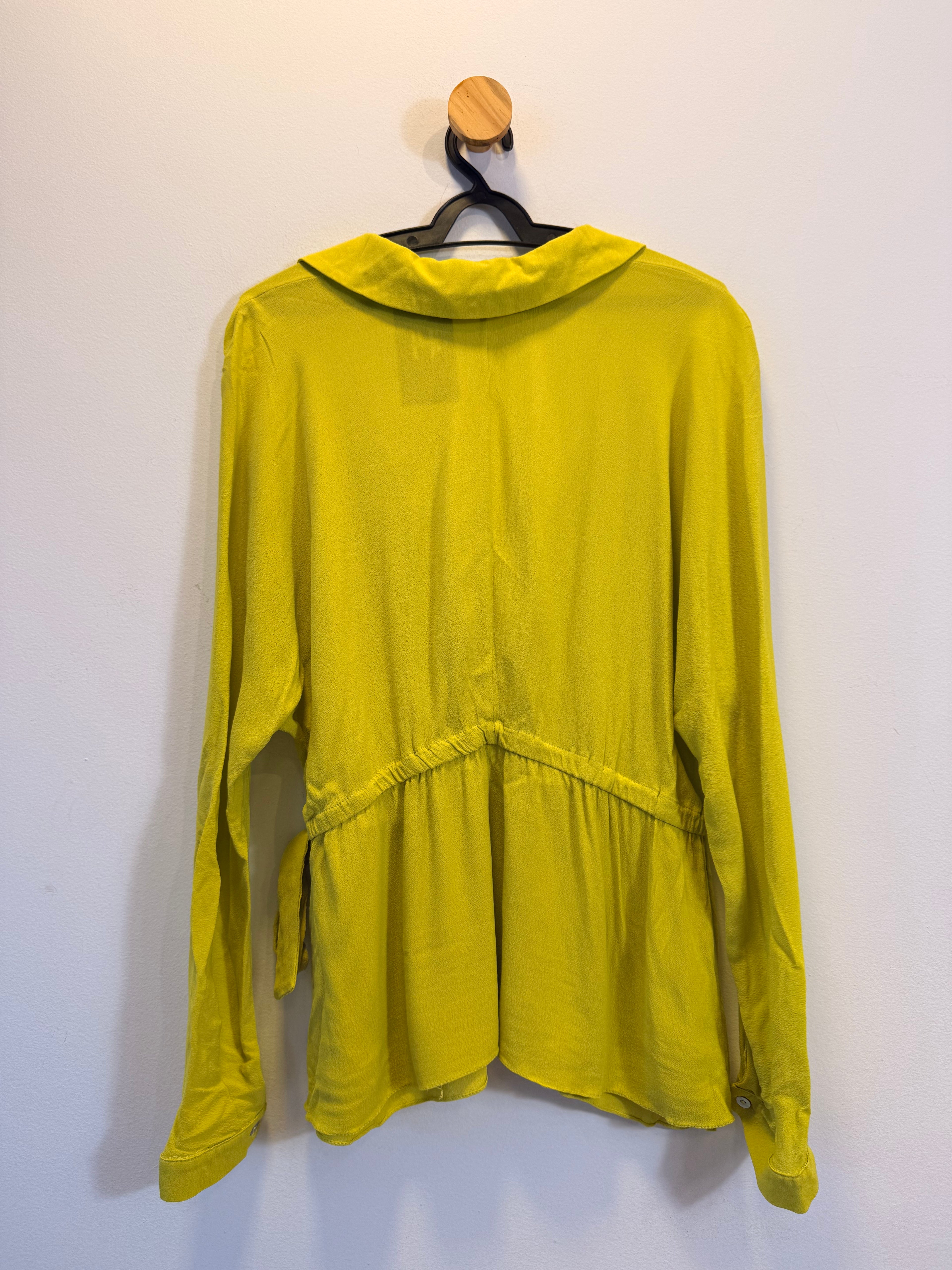Blusa com Amarração Lateral Sacada