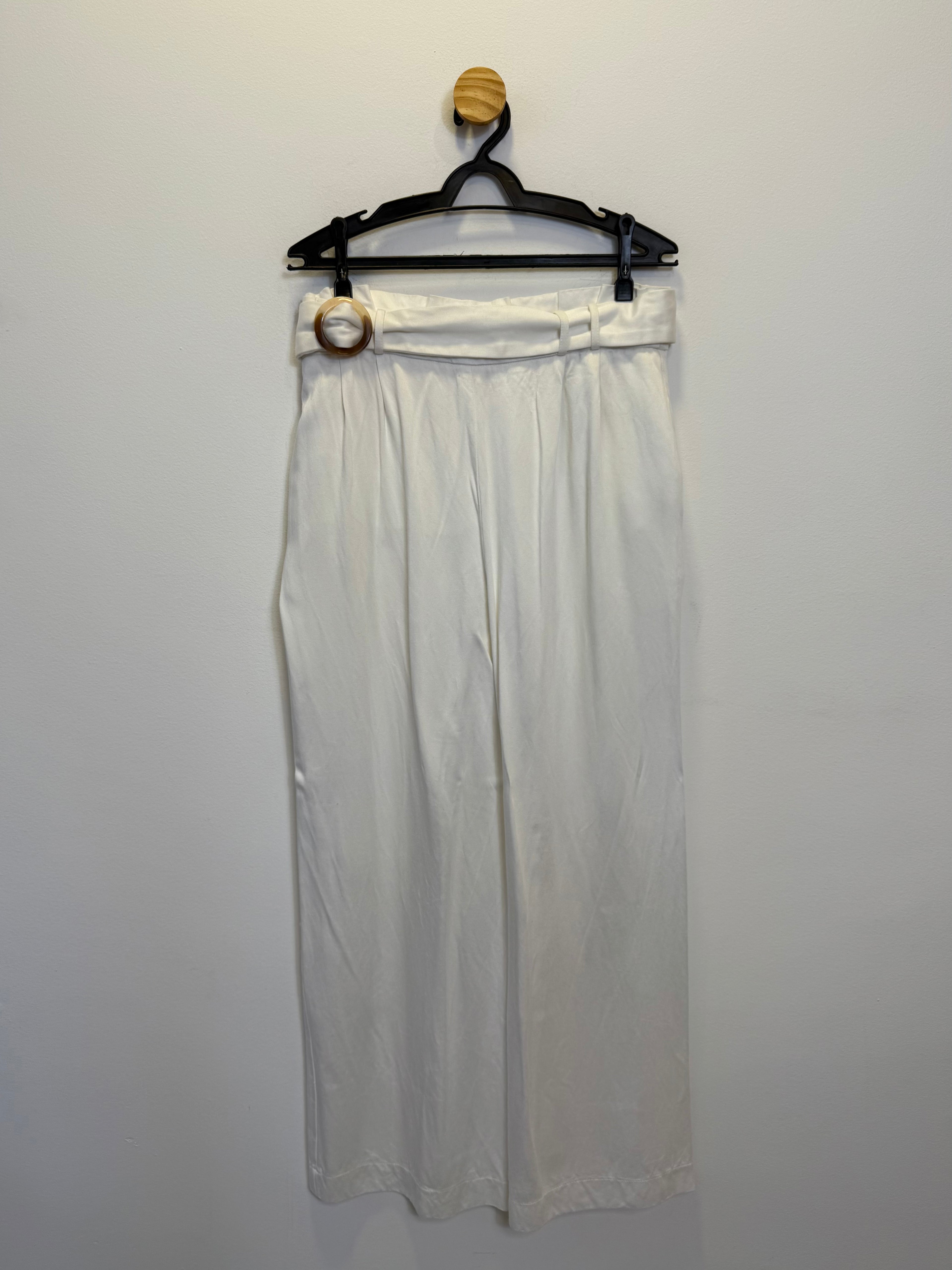 Calça Branca com Cinto