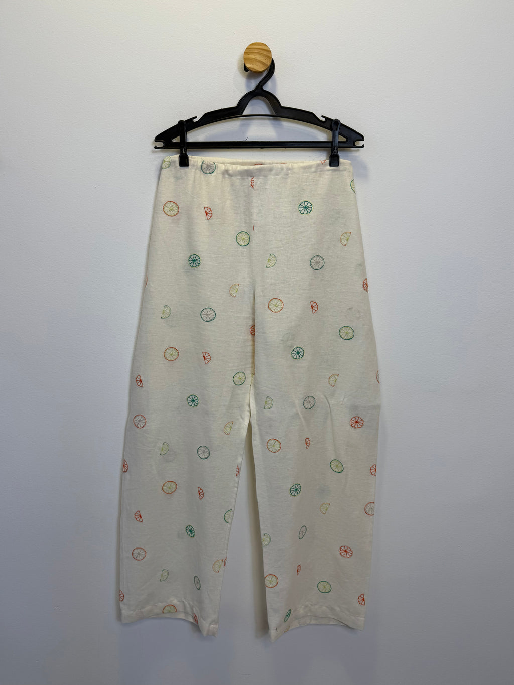 Calça de Linho Bordada