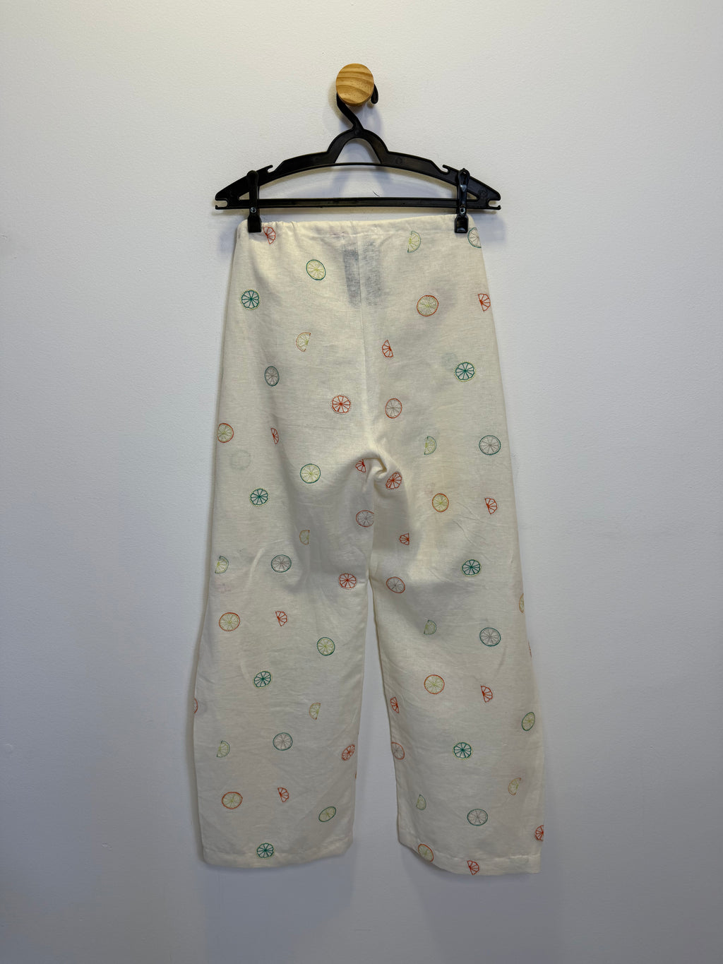 Calça de Linho Bordada
