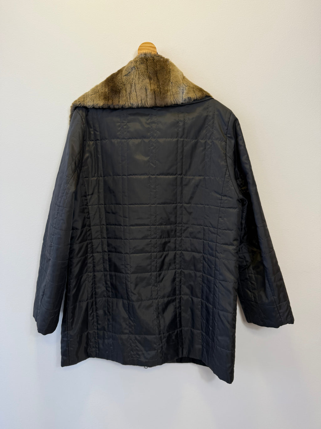 Jaqueta Puffer Gola em Pele