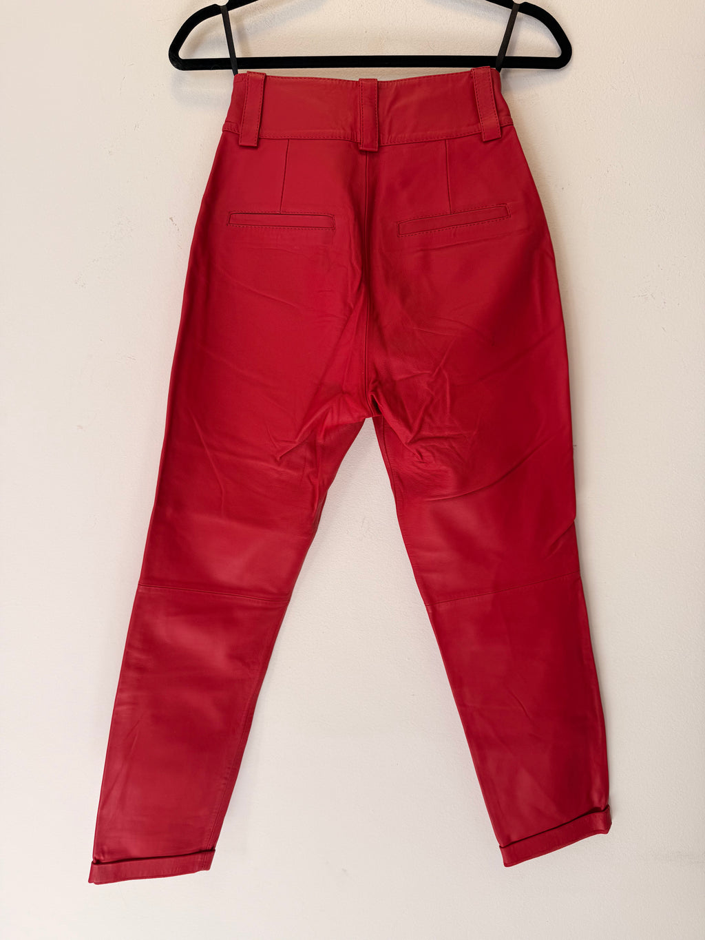 Calça de couro vermelha