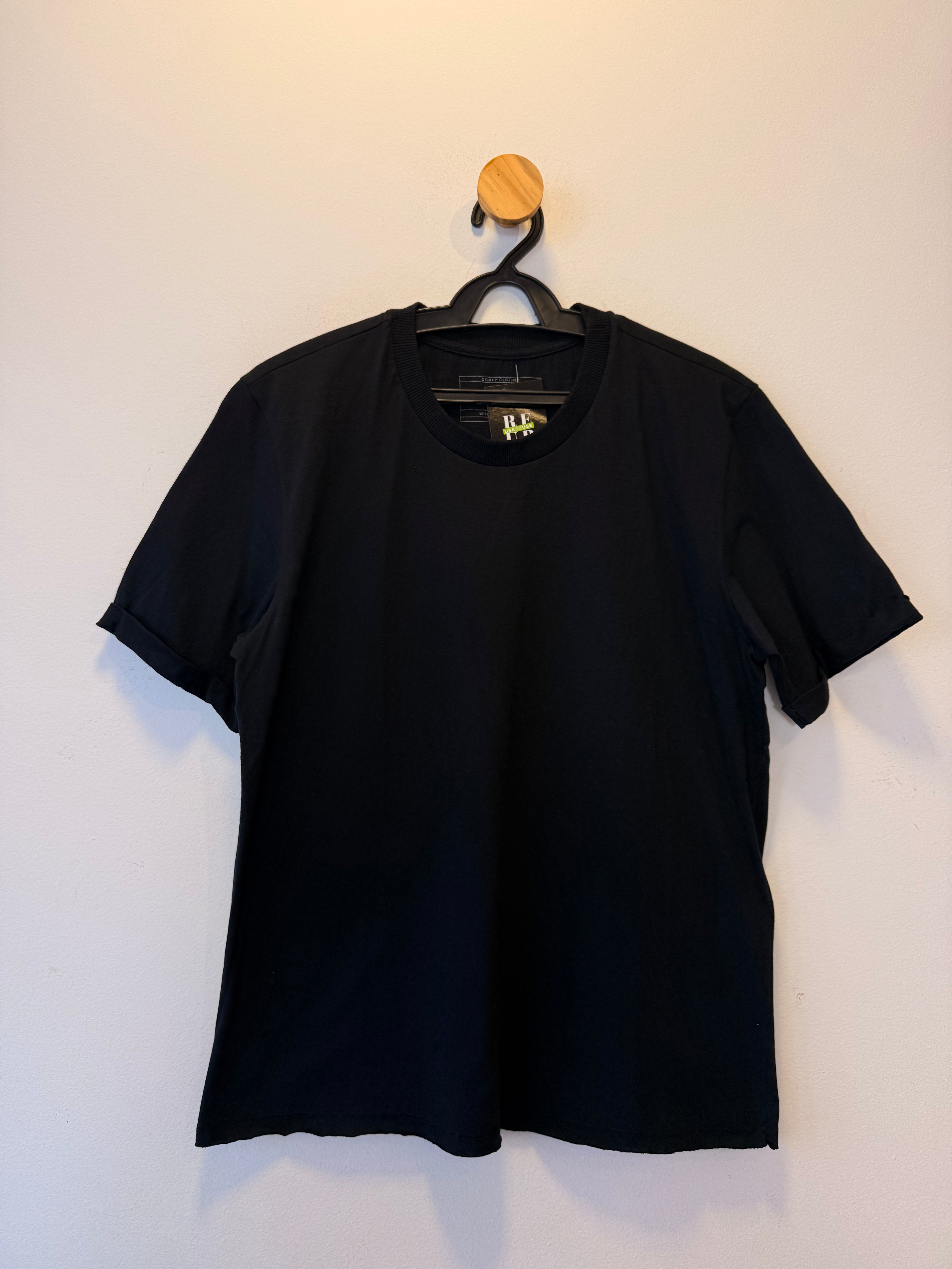 T-Shirt Preta Nati Vozza