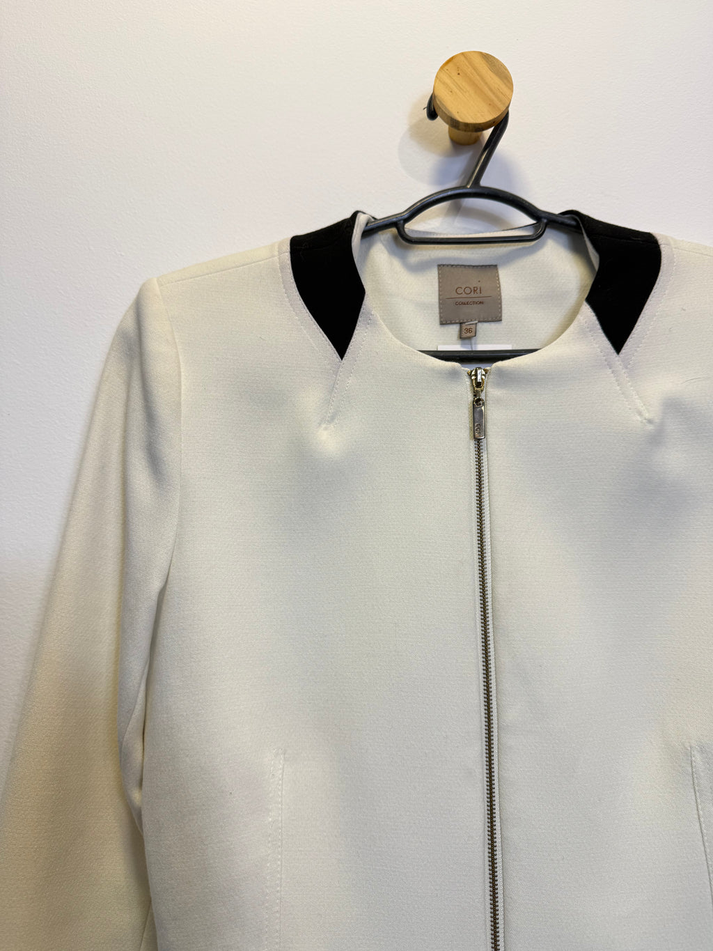 Jaqueta Off White Cori