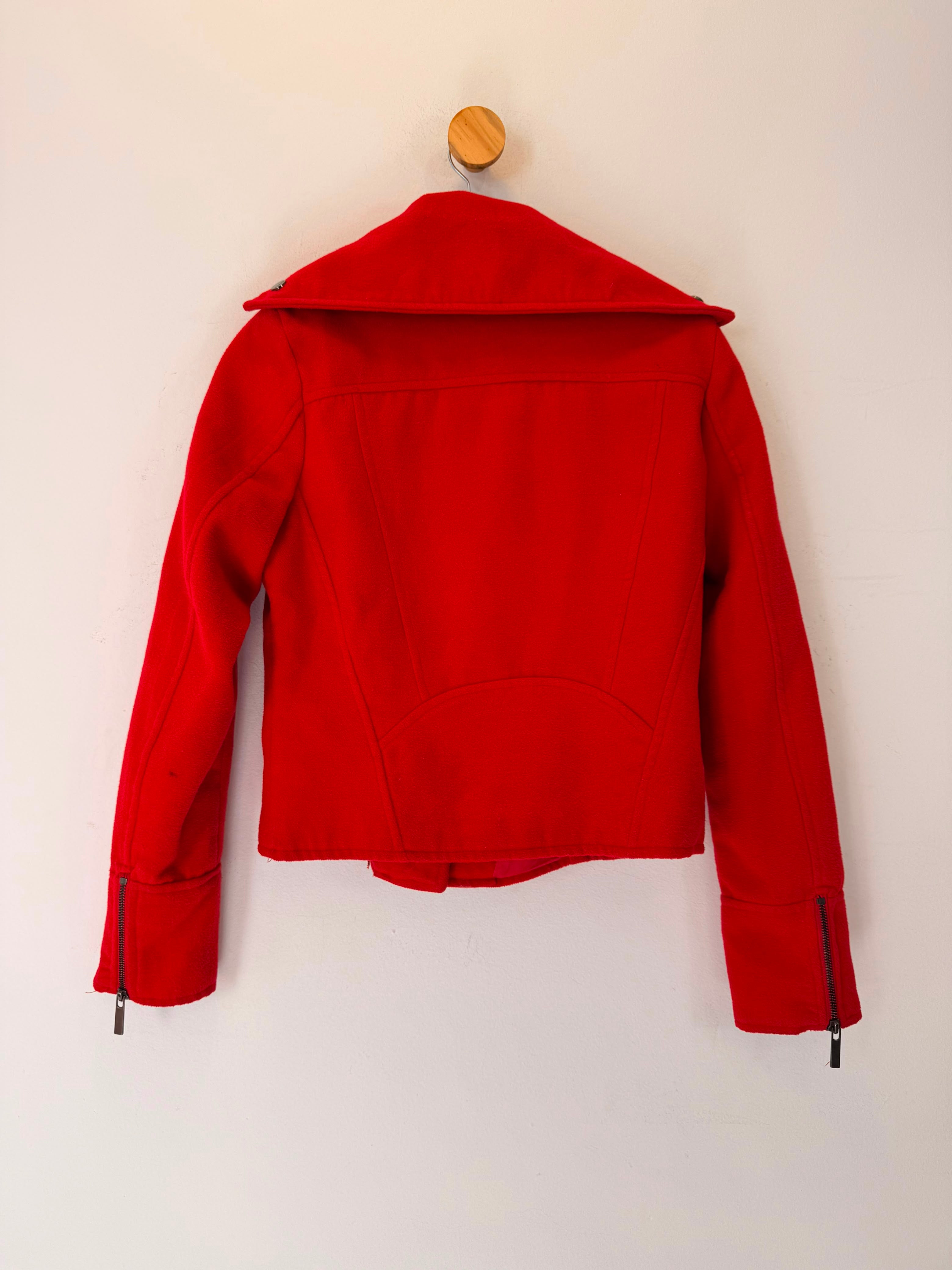 Casaco Vermelho com Lã Canal