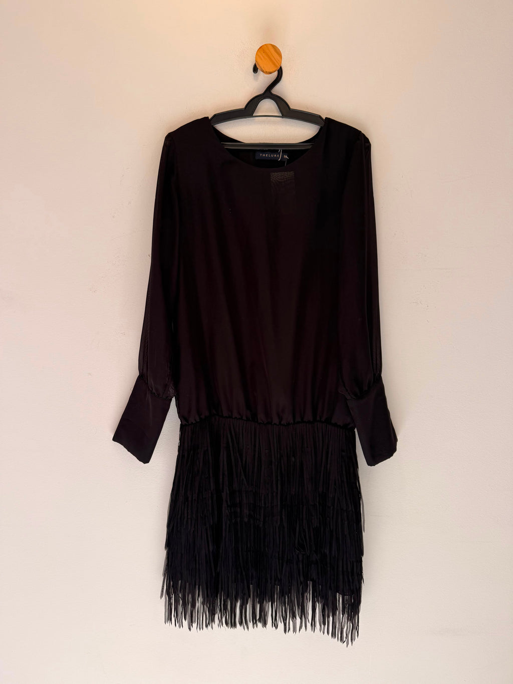 Vestido Preto com Franjas Thelure