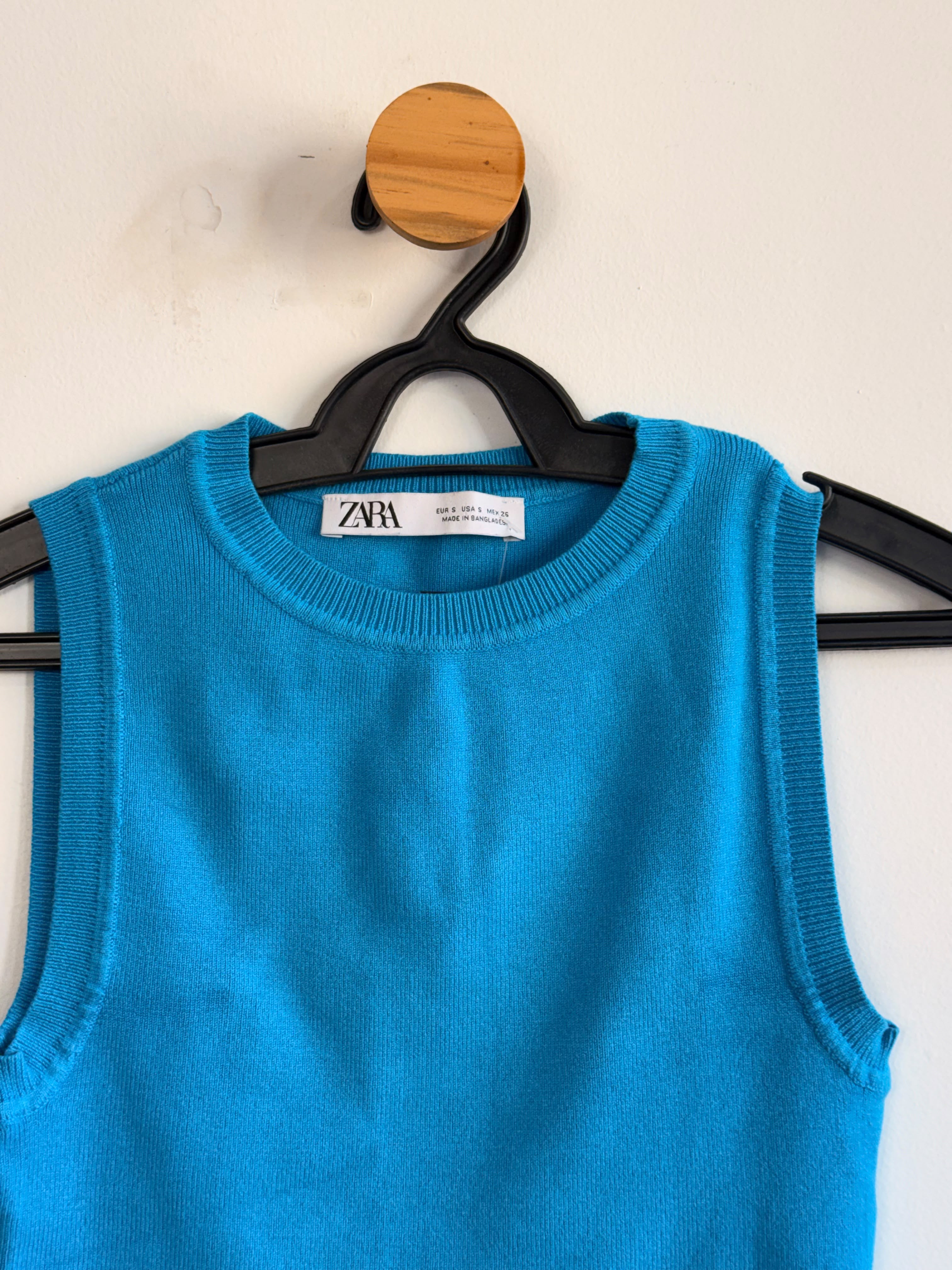 Cropped em Malha Azul Zara